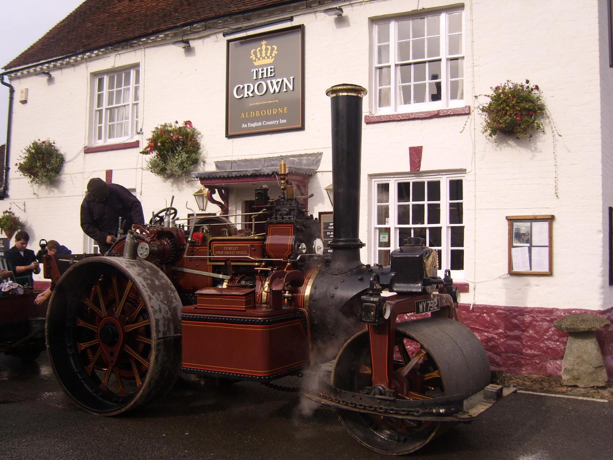 The Crown Aldbourne Hotell Exteriör bild