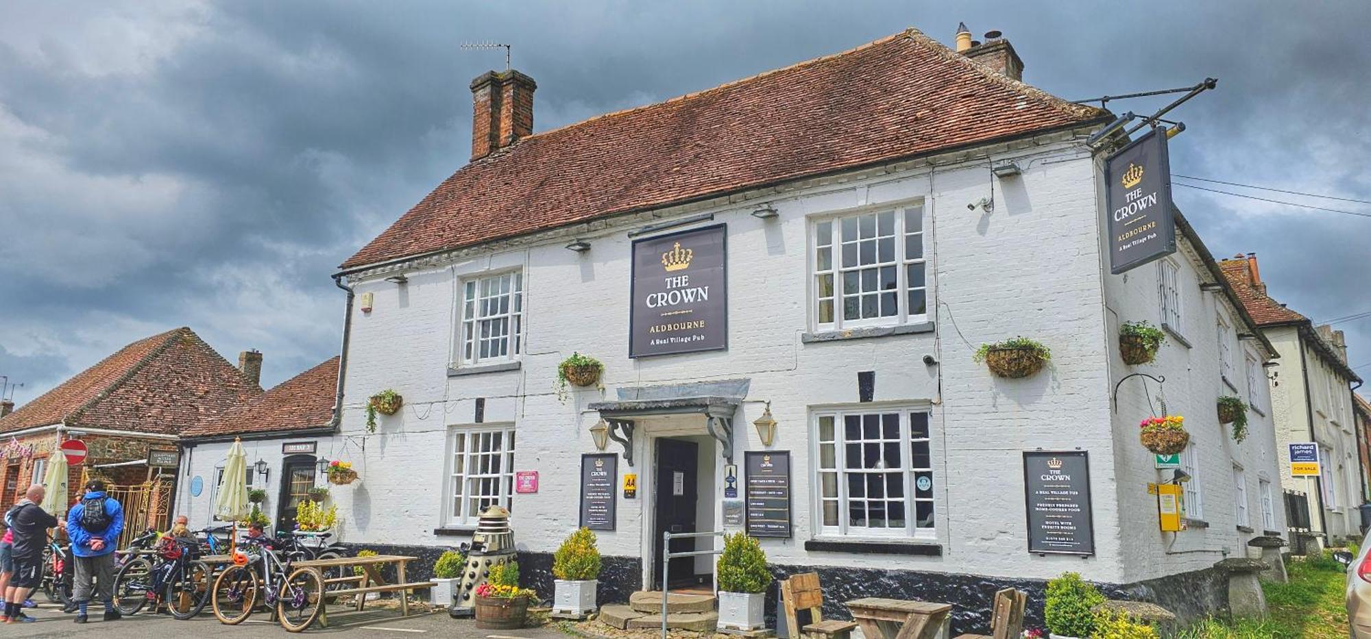 The Crown Aldbourne Hotell Exteriör bild